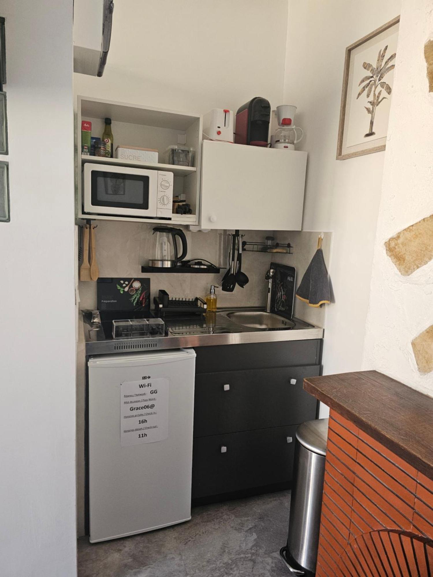 Studio 3 A La Trinite Proche De Nice 10 Mn, Monaco 15 Mn Et L'Italie 30 Mn Esterno foto