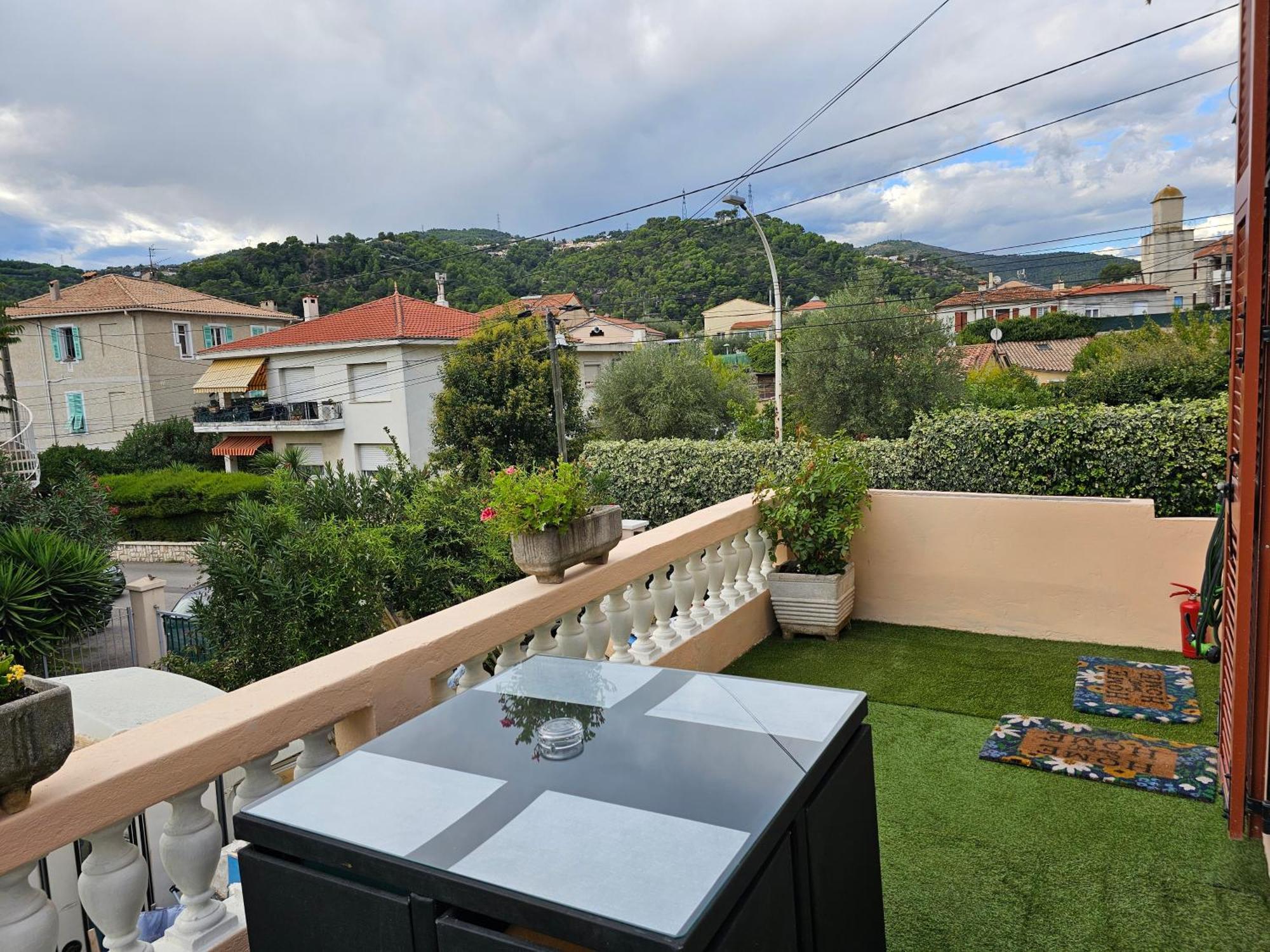 Studio 3 A La Trinite Proche De Nice 10 Mn, Monaco 15 Mn Et L'Italie 30 Mn Esterno foto